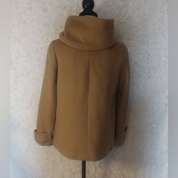 Zara Basic Outerwear Short Beige Coat w/Wrap Around Collar Size Small - Picture 3 of 8